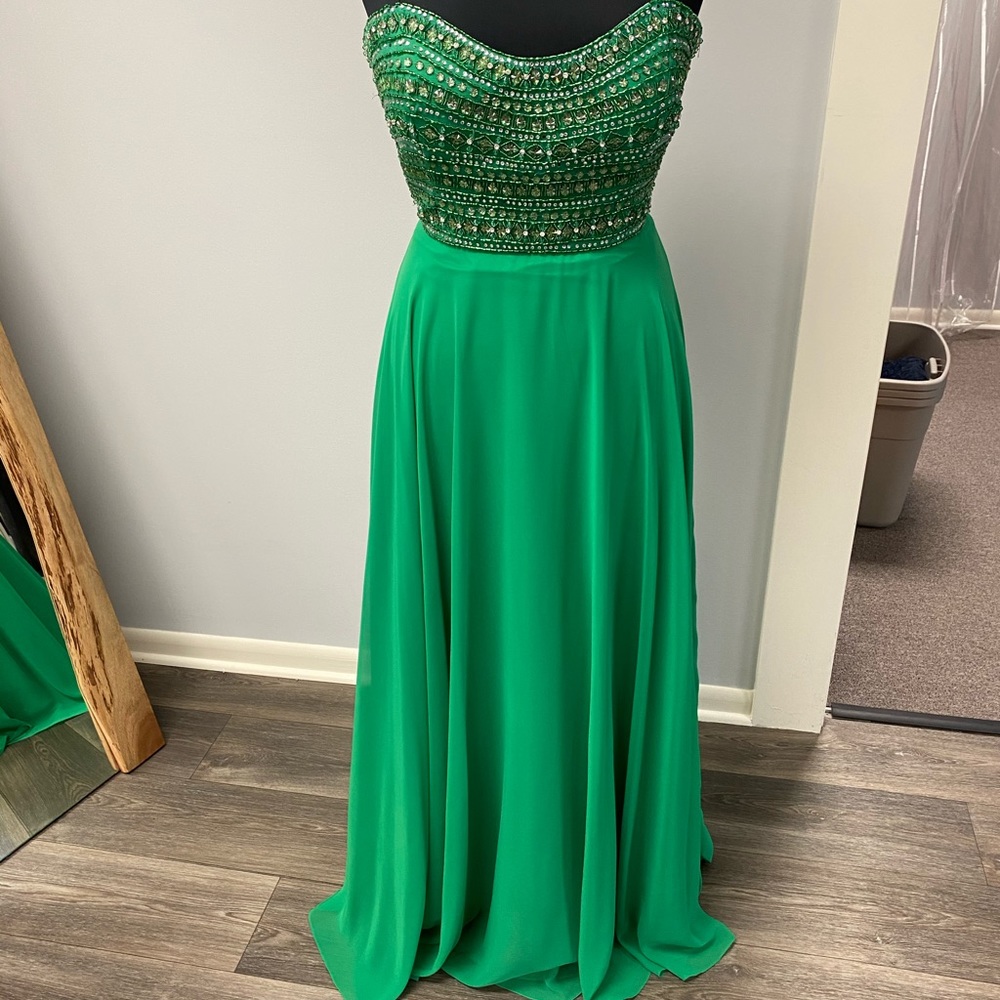 2Cute Prom Dress